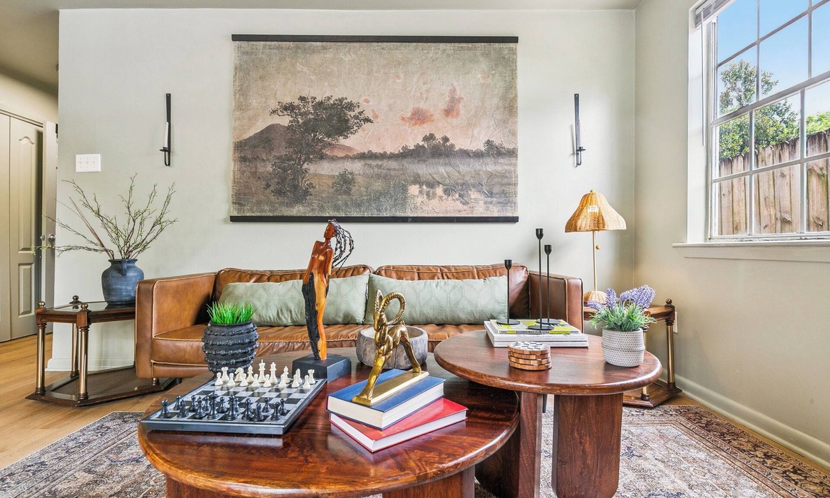 Bywater Apartment | Moody Manor: Stay Steps from Best Restaurants + Gated Parking + Washer and Dryer