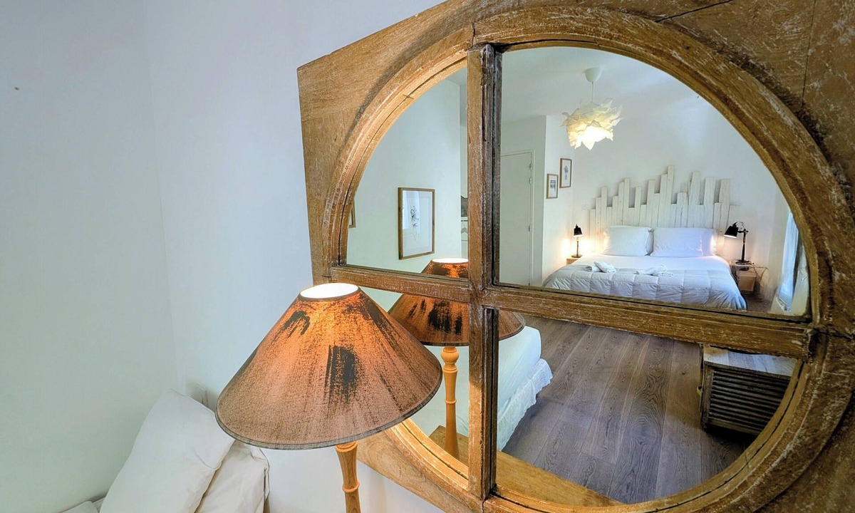 Pont-Eveque Hotel | Moodz Hotel