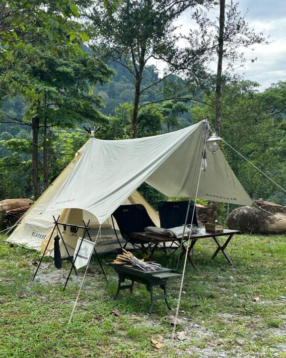 Pantai Other | Moon hill camp