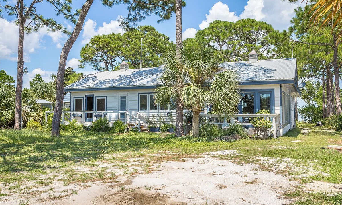 Alligator Point House | Moon in My Pocket – Iconic Bayfront Retreat w/Private Dock & Beach Access!