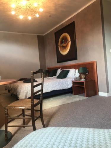 Saint-Junien Bed & Breakfast | moon river chambre d'hote