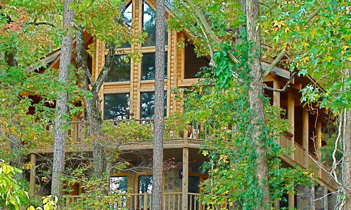 Bee Branch Cabin | Moon Shadow Lodge on Greers Ferry LakenOzark Mountain Paradise in Arkansas