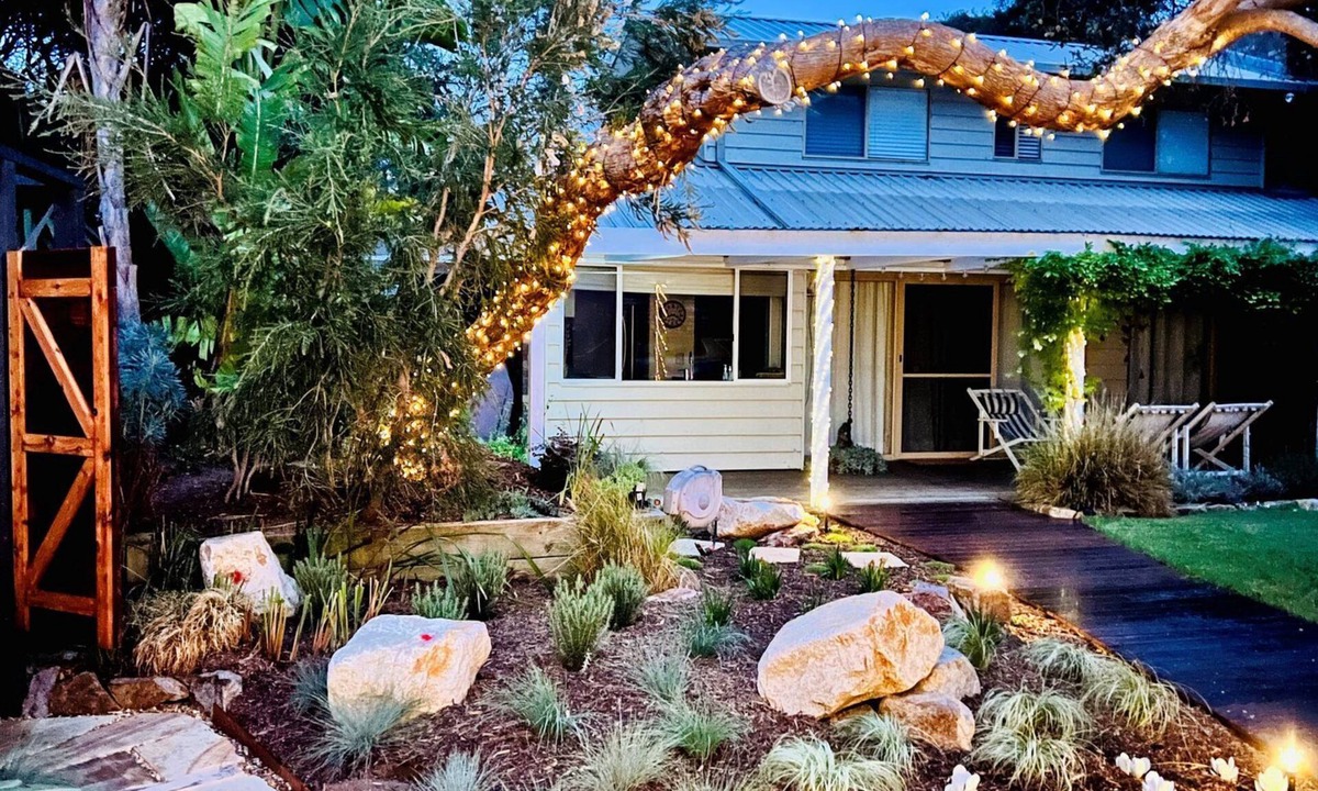 Rye House | MOONAH SANDS - RYE.