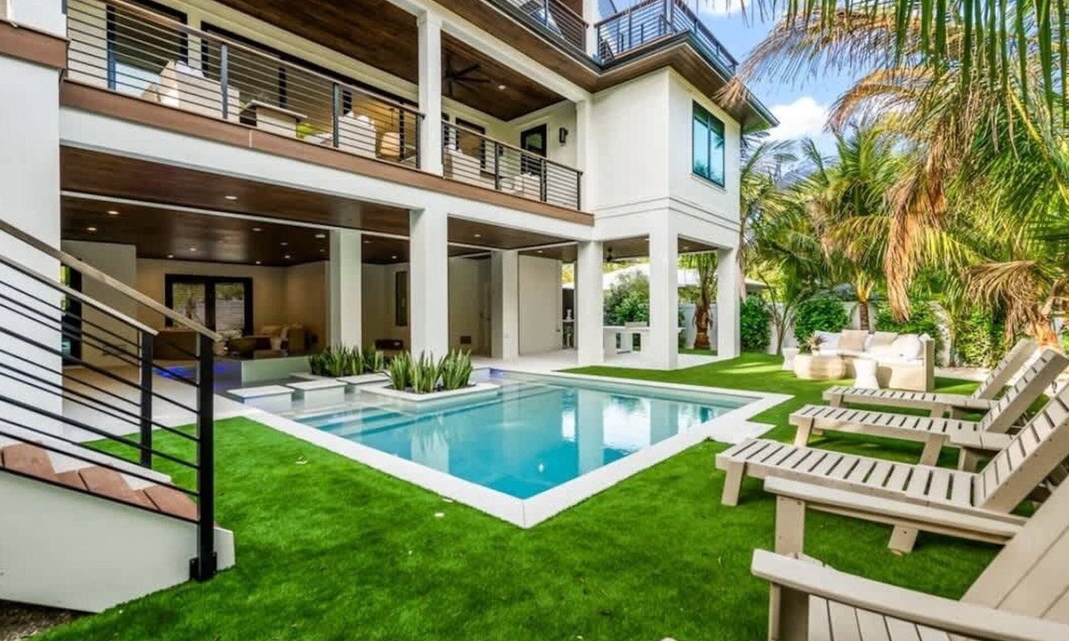 Anna Maria House | Moondance - Steps to the beach! Heated pool!