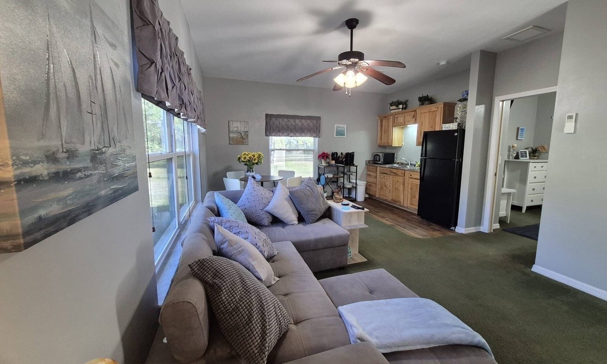 Alachua Cottage | Moondrift Guesthouse - Secluded and Relaxing