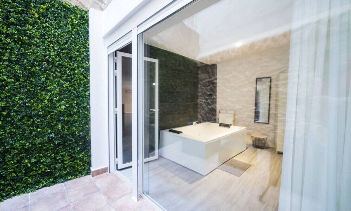 Sant Blai Apartment | Moonkey - Apto. Cardenal Payá con Jacuzzi y Patio