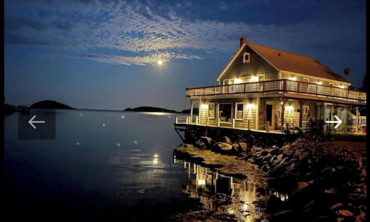 Northwest Cove Cottage | Moonlight Cottage