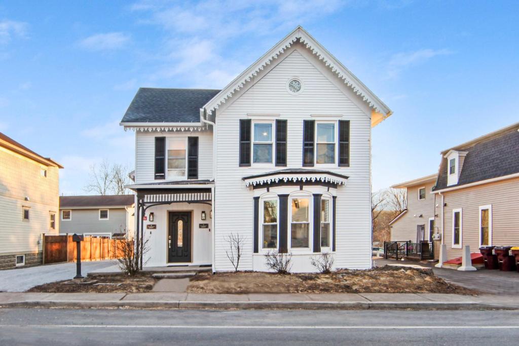 Cairo Apartment | Moonlight Lodge Unit 1 - Catskills, Windham Mountain, Hunter Mountain