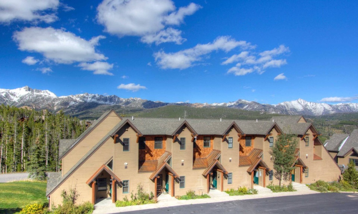 Saddle Ridge House | MoonlightBasin Multilevel Luxury Chalet, Hot Tub, 2 Decks, Outdoor seating,Views