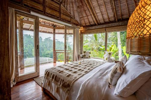 Melayang Cabin | Moonlit Jungle