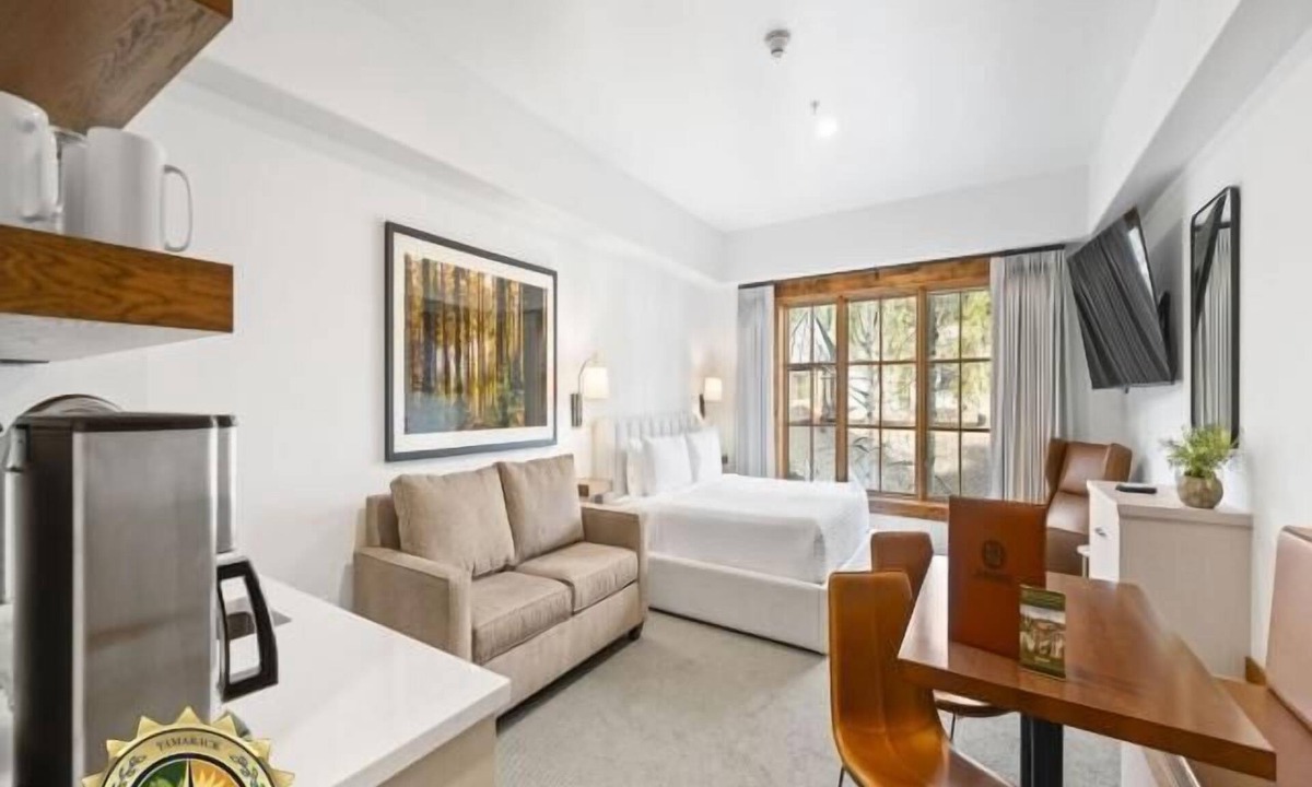 Tamarack Apartment | Moonlit Oak | Includes Two 1-Day Lift Tickets