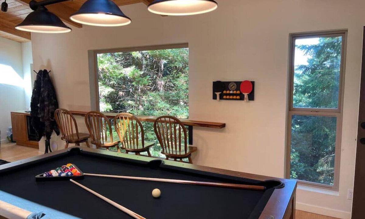 Gualala House | Moonrise Forest Retreat~Game Room-EV