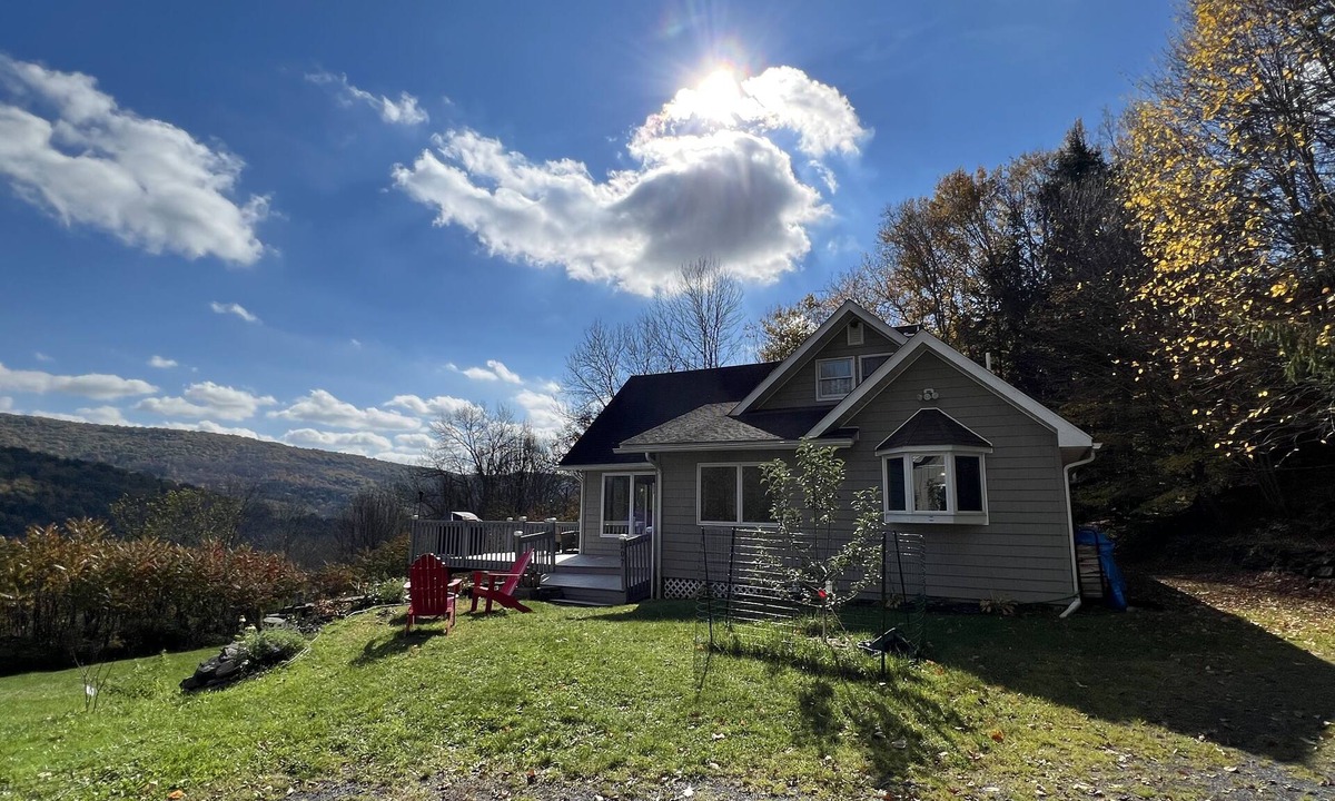 Roxbury House | Moonrise Mountain House, Catskills Ski Retreat