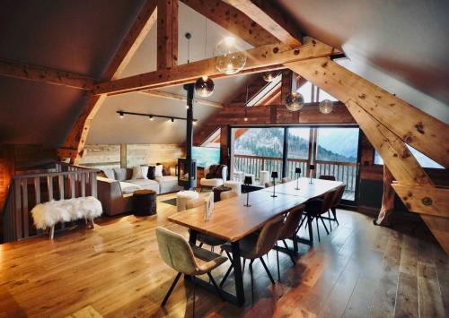 Oz Ski Chalet | Moontain Lodge