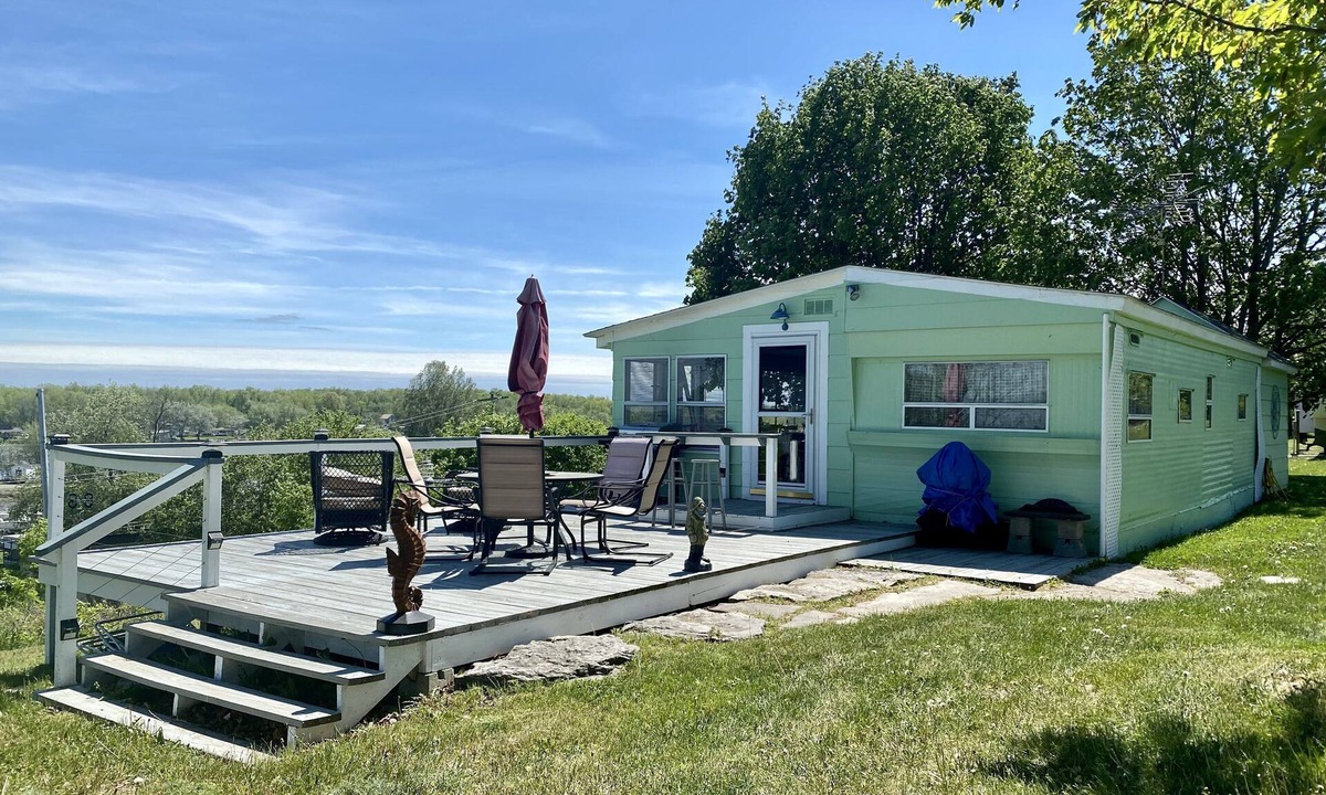 Cape Vincent House | Moonwake on Mudd Bay