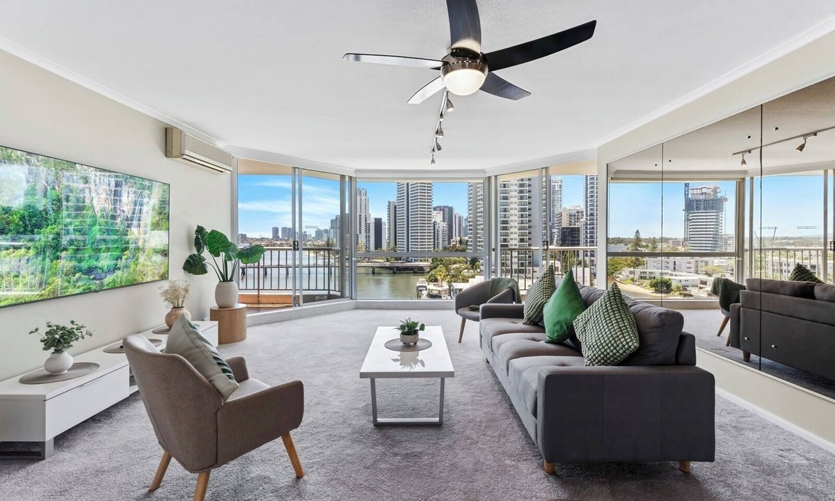 Surfers Paradise Apartment | Moorings - HR Surfers Paradise