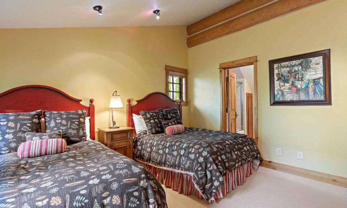 Victor Cabin | Moose Cabin | Bronze Buffalo Ranch