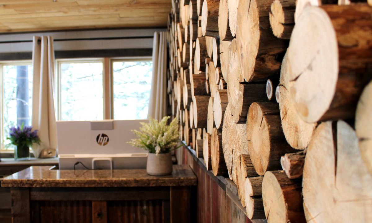 West Yellowstone Hotel | Moose Creek Inn