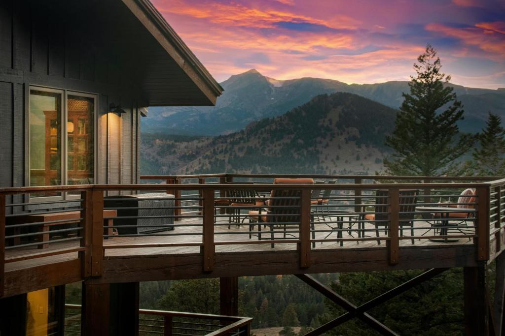 Windcliff Estates House | Moose Den Luxury Vacation Home at Windcliff home