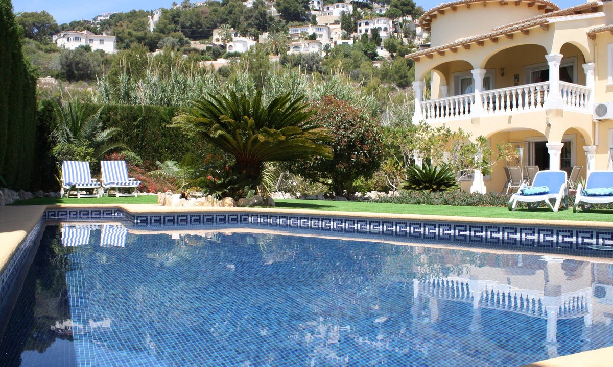 San Jaime Villa | Moraira 4 bed spacious private pool villa, A/C, wifi, table tennis, pool table