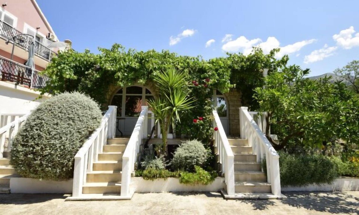 Kuciste House | Moreška by Interhome