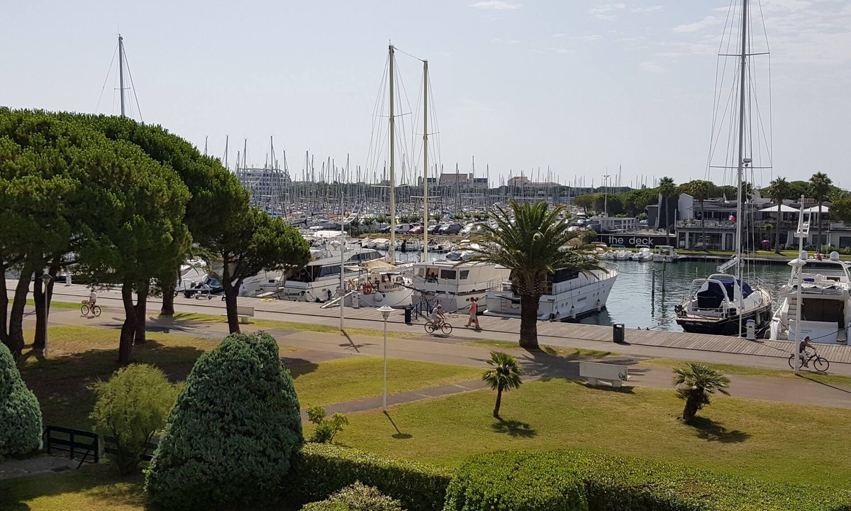 Le Grau-Du-Roi Apartment | More for rent