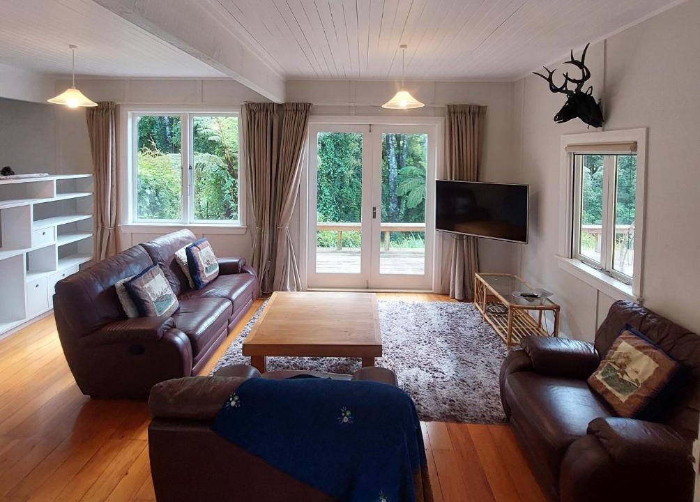 Morere House | Morere Cottage Accommodation