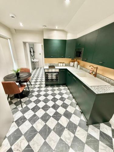 Homerton Apartment | Morning Lane - 99 - Charming & Comfortable Flats