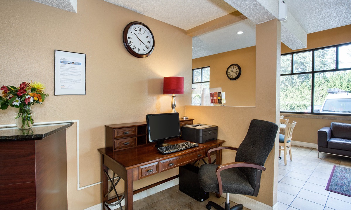 Cornwall Park Hotel | MorningGlory Inn & Suites