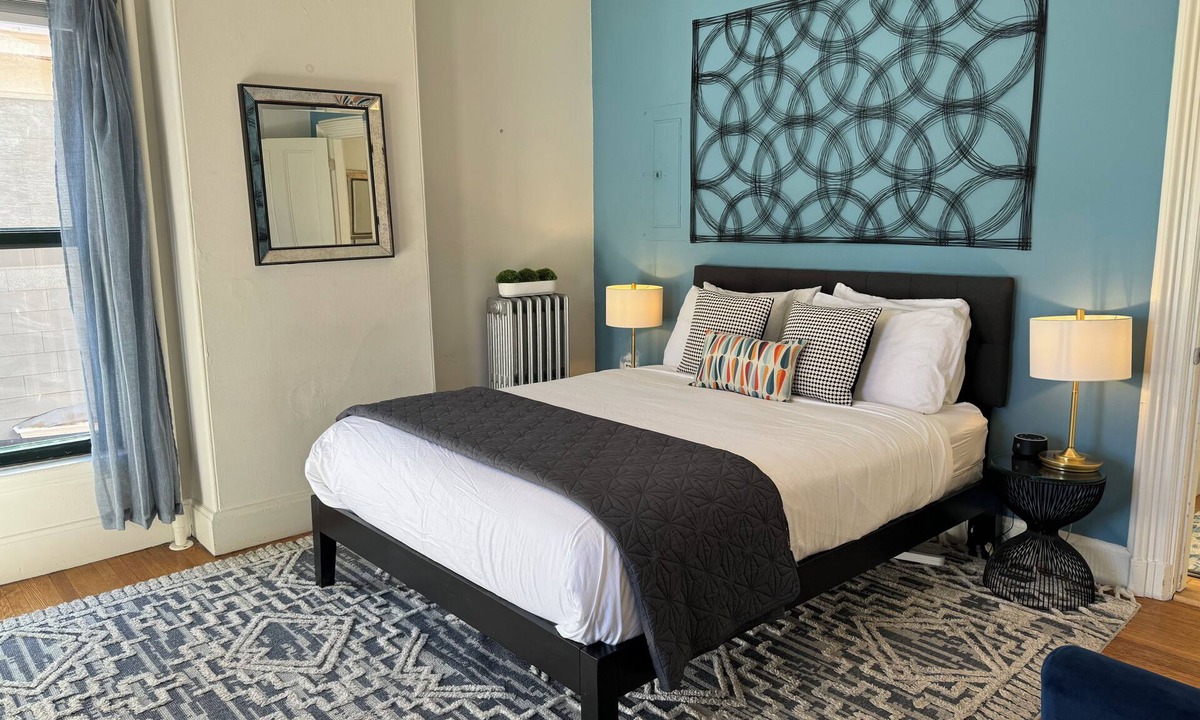 Parkside Hotel | Morrill Mansion | 3 | Self Check In | Parking