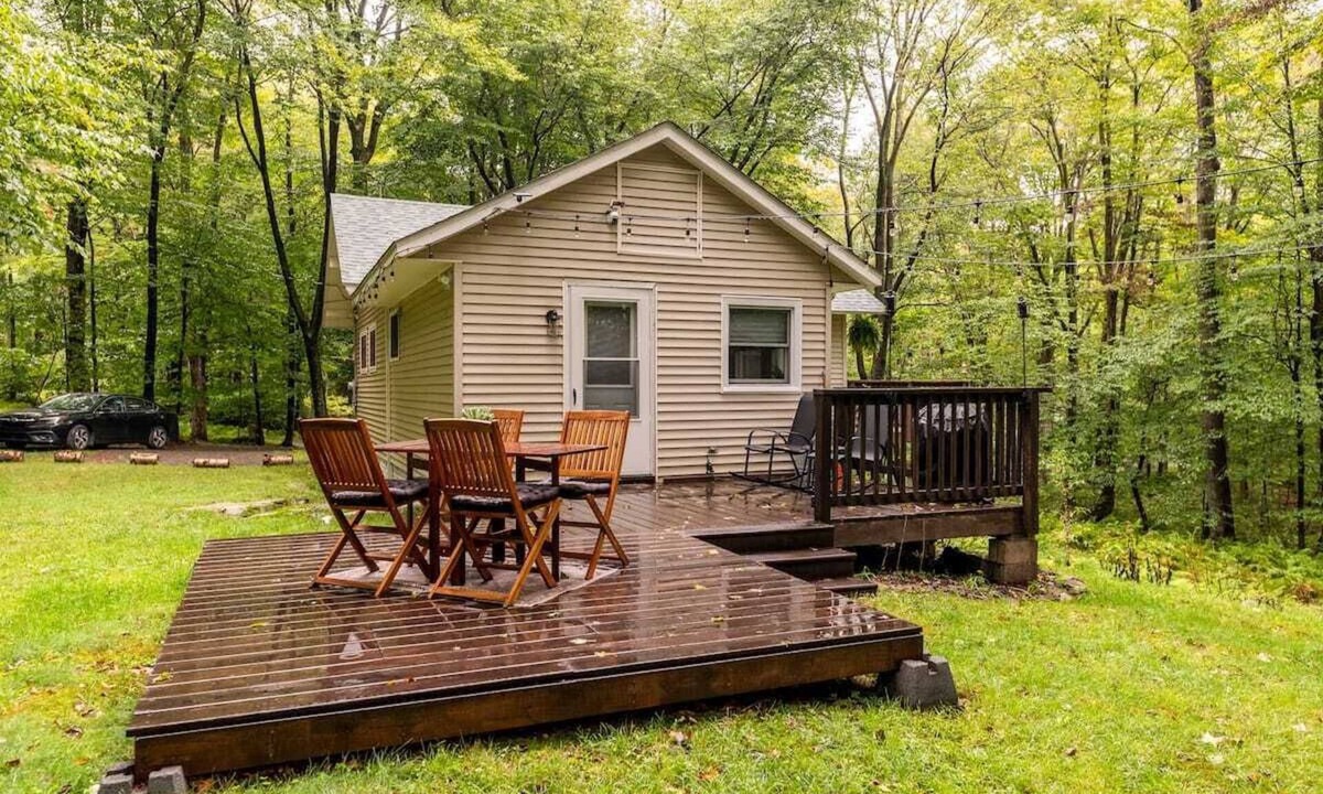 Greentown Cabin | Moss Hollow Cabin in Poconos