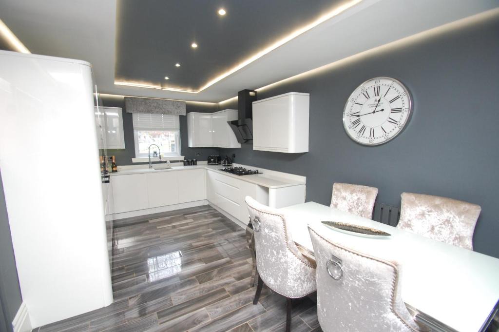 Glasgow House | Mosspark Luxury House