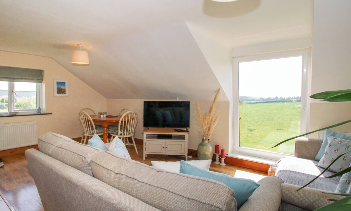 Bromlow Cottage | Mossy Lodge