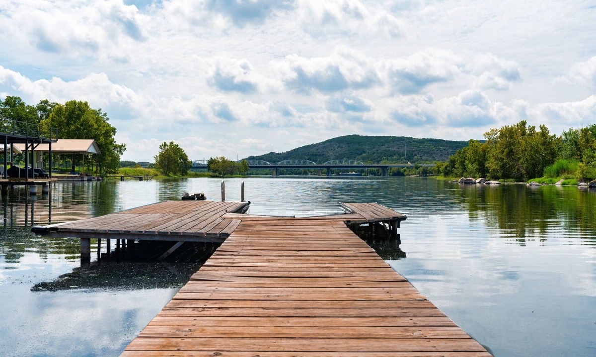 Burnet House | Most Beautiful & Serene View on Inks Lake!