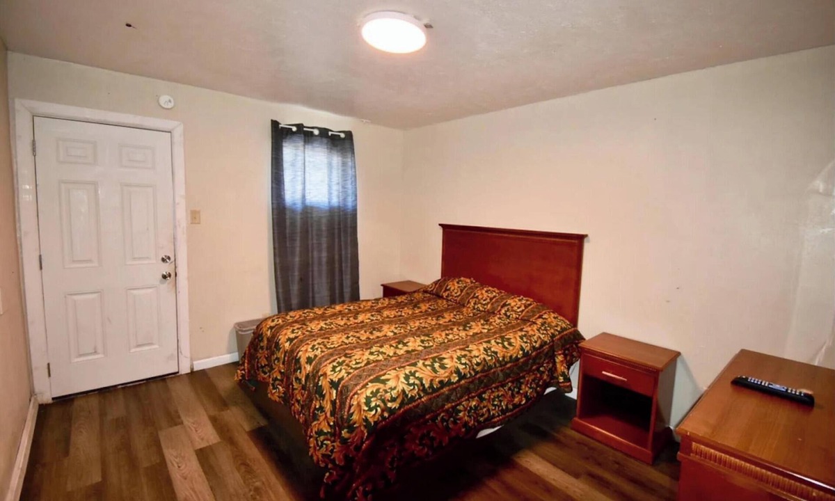 Baytown Hotel | Motel 19 By Capital O Baytown I-10