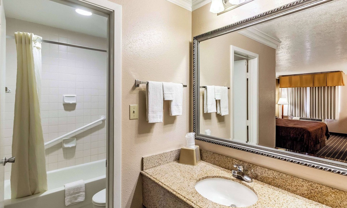 Alvin Hotel | Motel 6 Alvin, TX