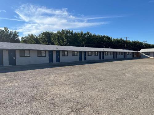 Artesia Hotel | Motel 6 Artesia, NM
