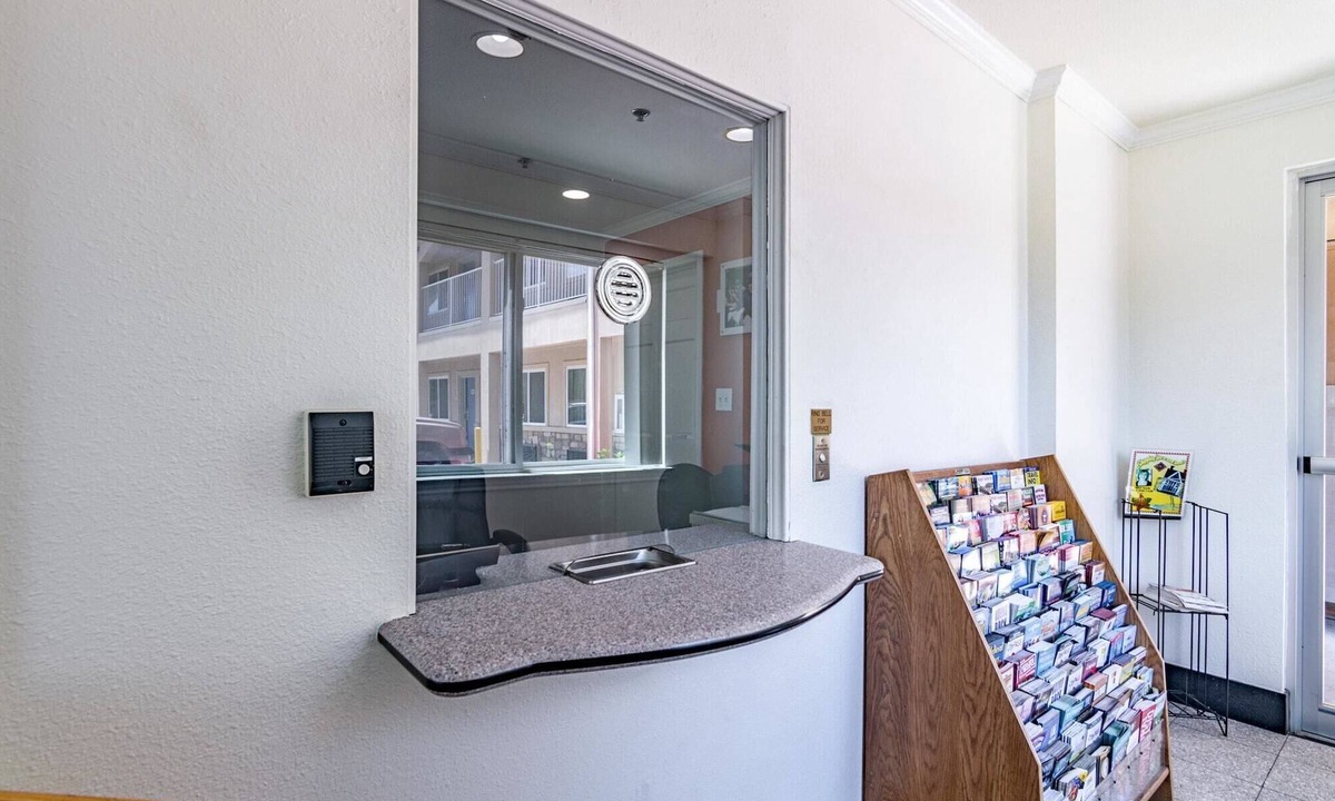 Azle Hotel | Motel 6 Azle, TX