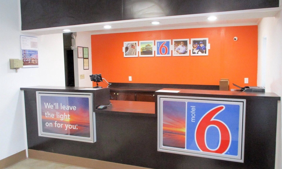 Bay Minette Hotel | Motel 6 Bay Minette, AL