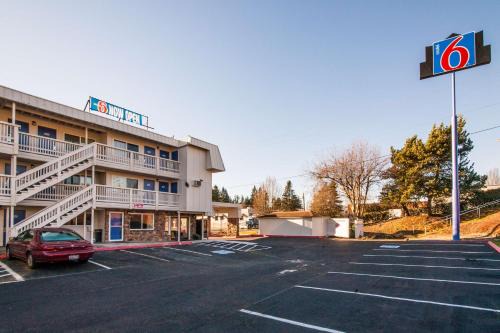 West Hills Hotel | Motel 6-Bremerton, WA