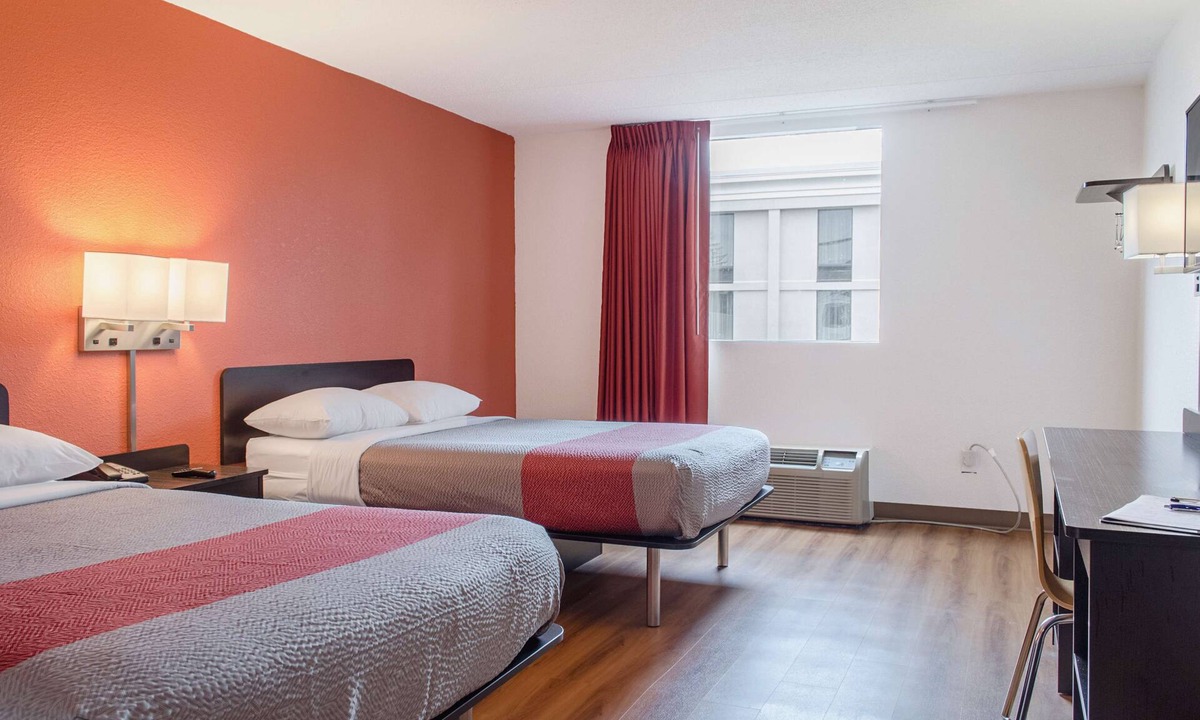 Brockton Hotel | Motel 6 Brockton, MA