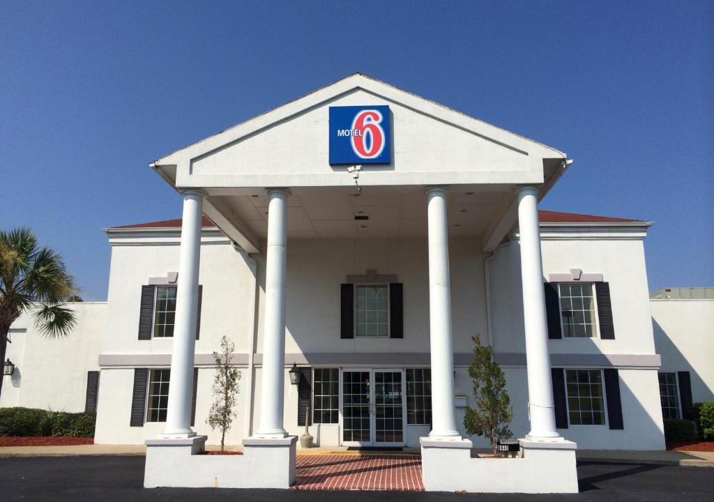 Dock Junction Hotel | Motel 6-Brunswick, GA