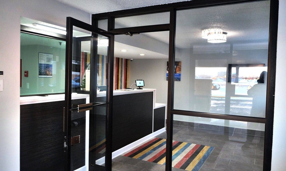 Burnsville Hotel | Motel 6 Burnsville, MN
