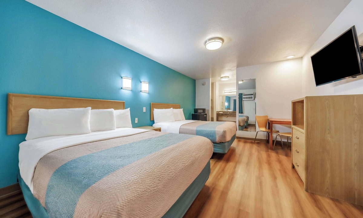 Canby Hotel | Motel 6 Canby, OR