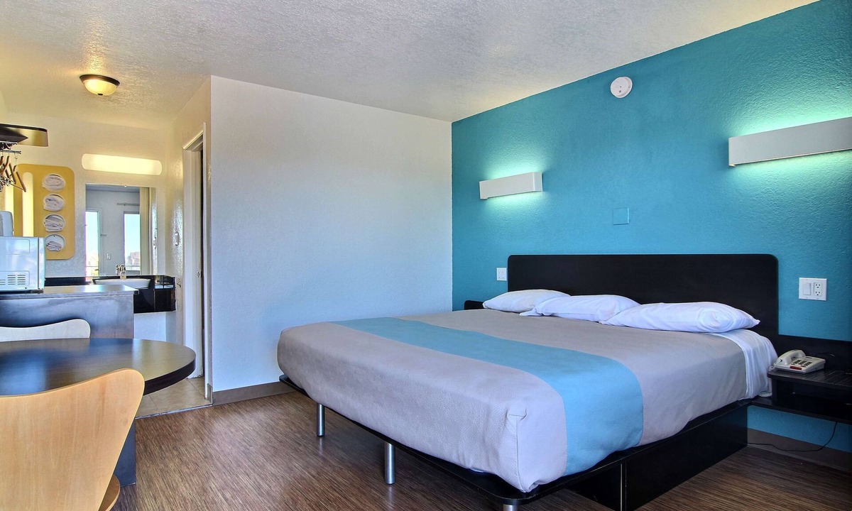 Carlsbad Hotel | Motel 6 Carlsbad, NM