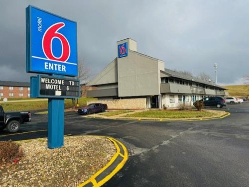 Cedar Rapids Hotel | Motel 6-Cedar Rapids, IA