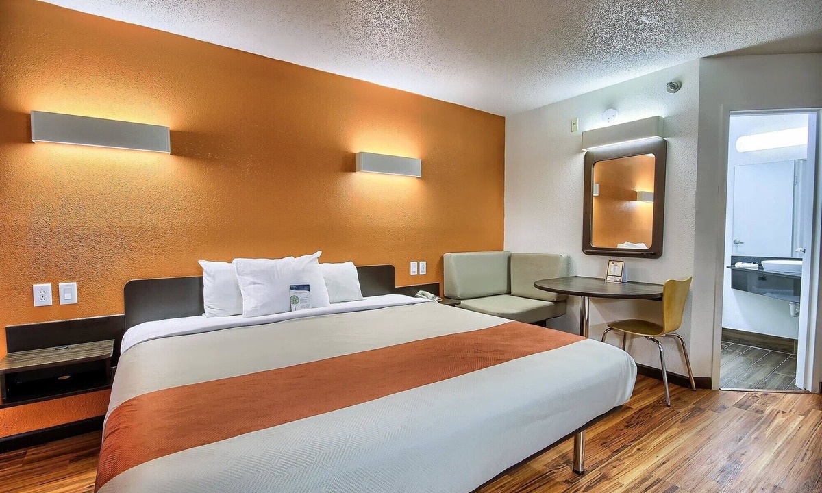Columbus Hotel | Motel 6 Columbus, OH - West
