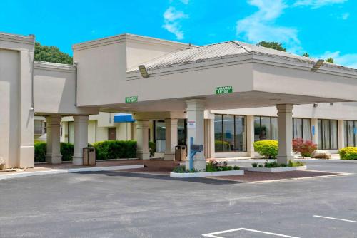 Conyers Hotel | Motel 6-Conyers, GA