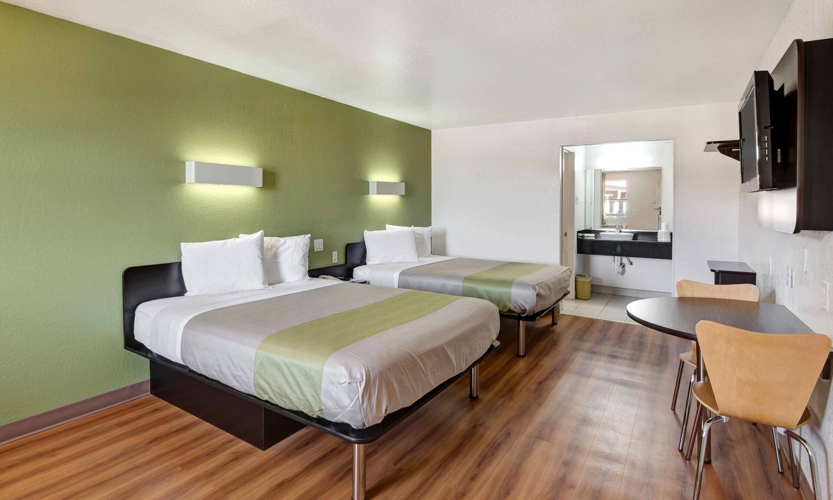 Northwest Dallas Hotel | Motel 6 Dallas, TX - Forest Lane