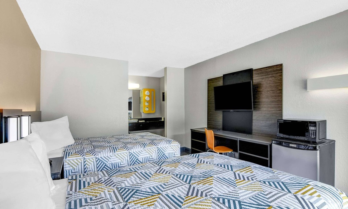 Dalton Hotel | Motel 6 Dalton, GA